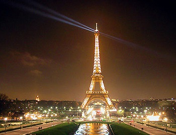 پاریس ناامید از تابستان، چشم به گردشگران زمستانی دارد 1