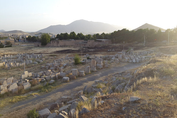 معبد آناهیتا