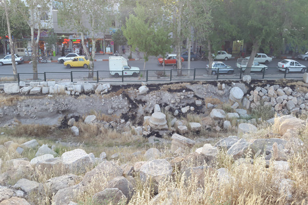 معبد آناهیتا