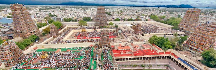 An_aerial_view_of_Madurai_city_from_atop_of_Meenakshi_Amman_temple