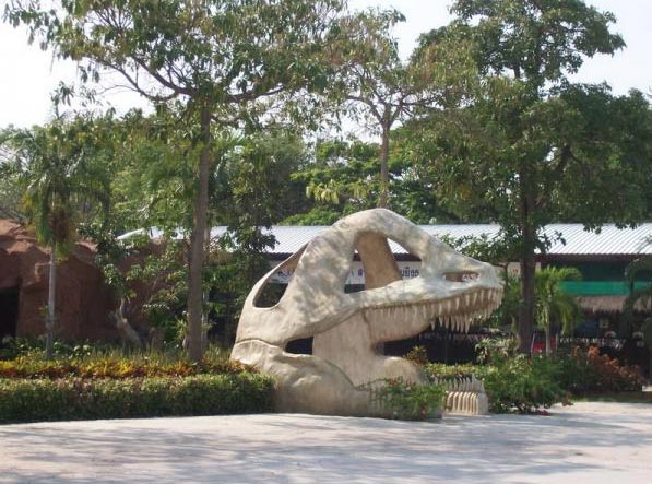Jurassic-Garden-Dinosaur-Adventure
