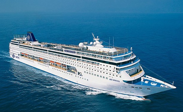 کشتی گردشگری