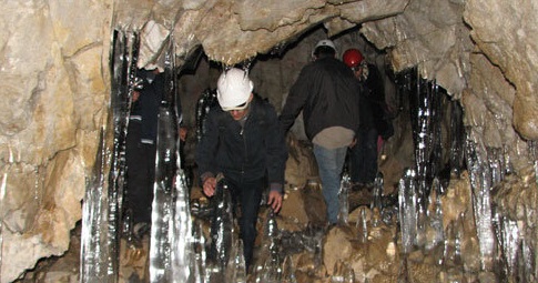 غار یخ مراد