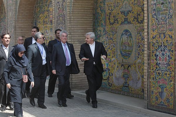 کاخ نیاوران