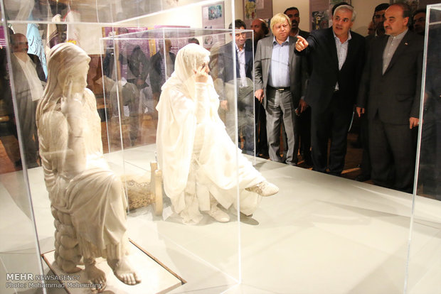 رونمایی از تندیس پنه لوپه