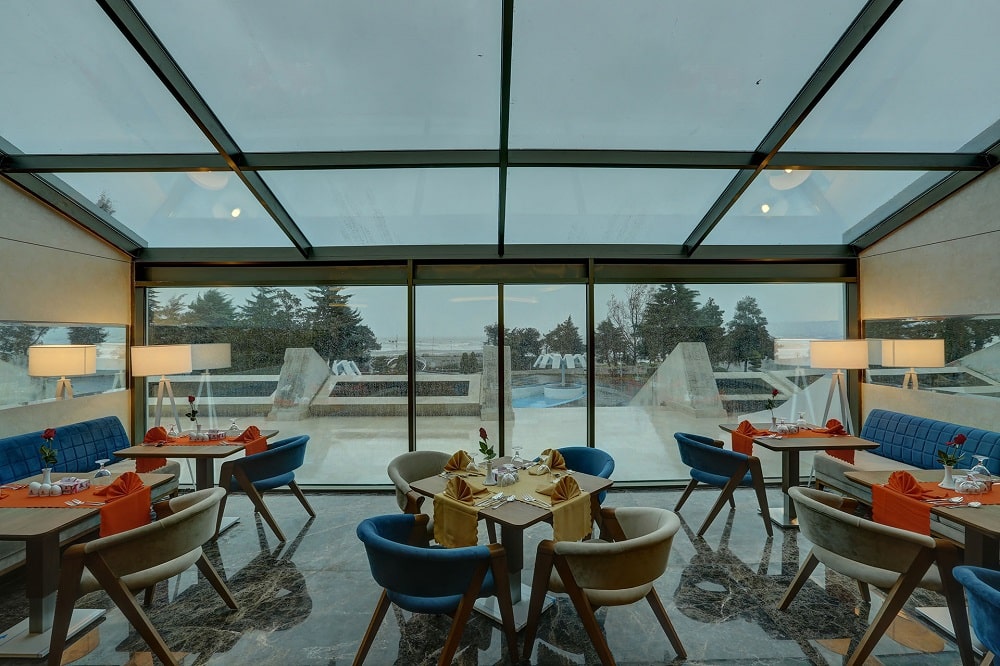 رستوران پارسه هتل پارسیان خزر